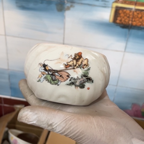 摆件陶瓷摆件工艺品。   送勺子 