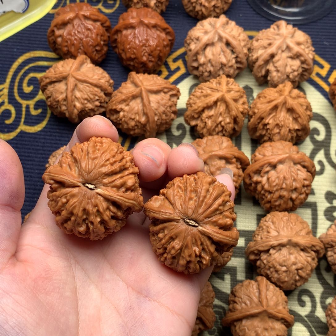 文玩核桃吊坠哇**咔圆梦39