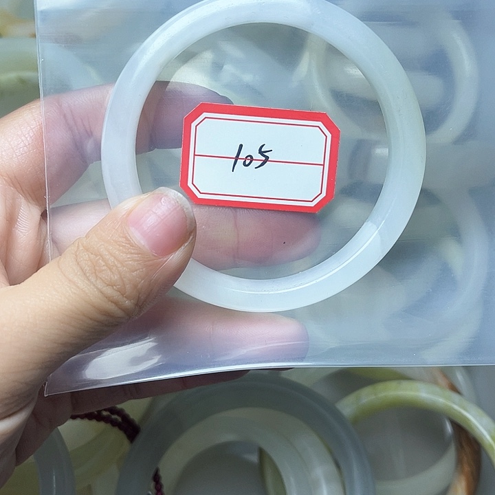 石英质玉手镯合金105