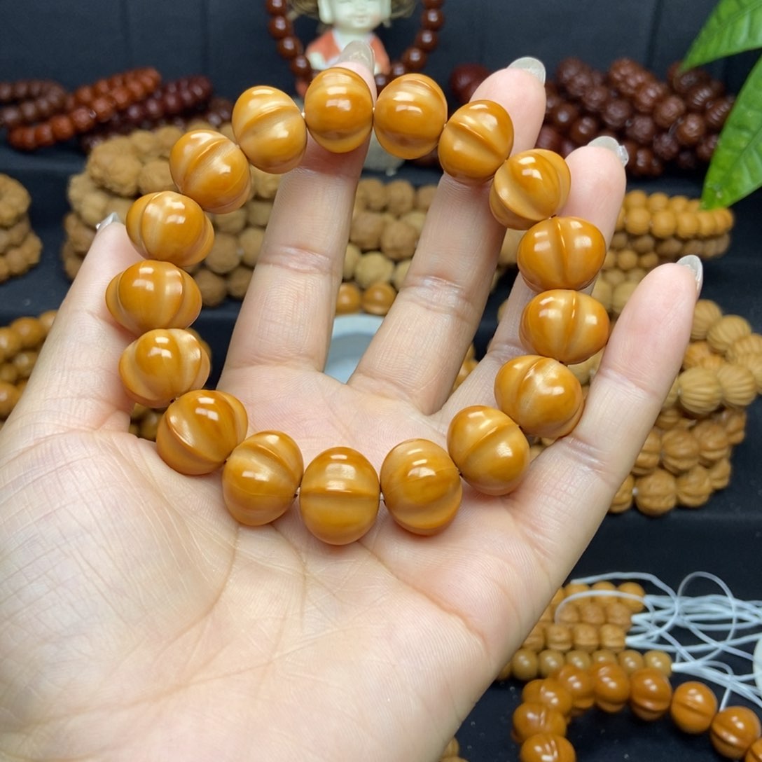 猴头核桃吊坠胀****鲨鱼手串