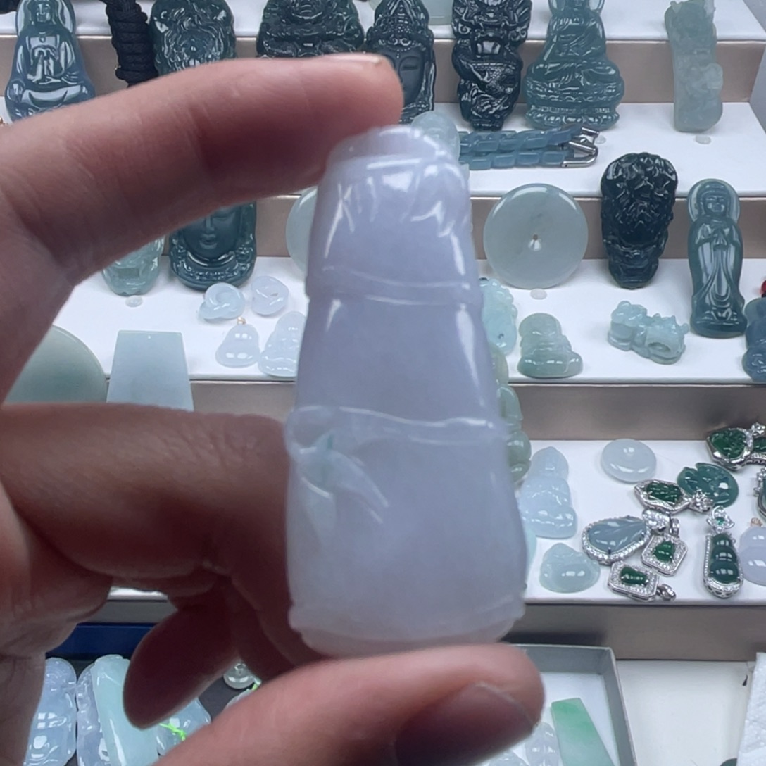 翡翠未镶嵌颈饰竹节