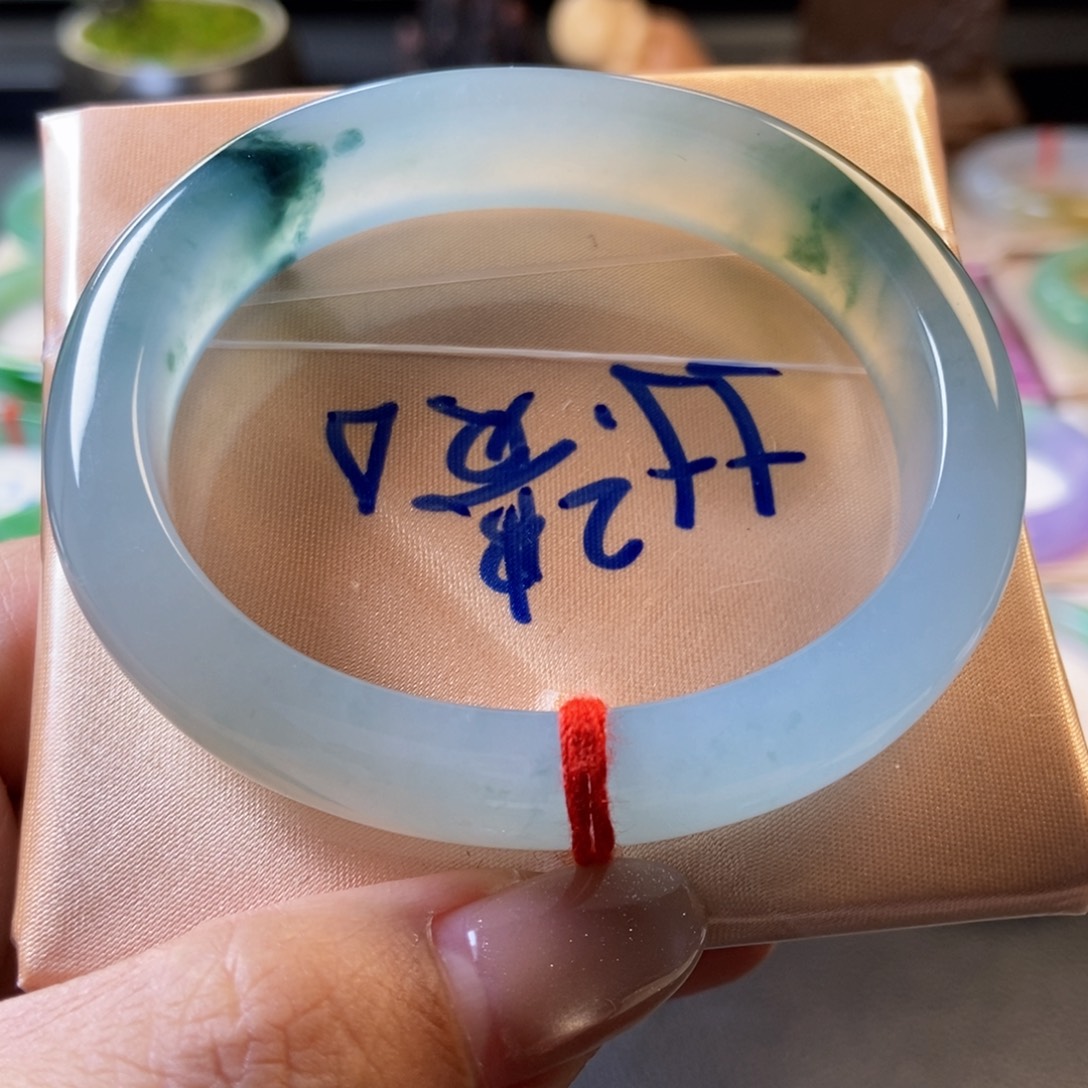 翡翠未镶嵌手镯4冰透飘花贵妃