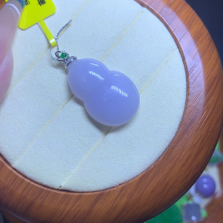 颈饰18K金镶嵌翡翠天然
