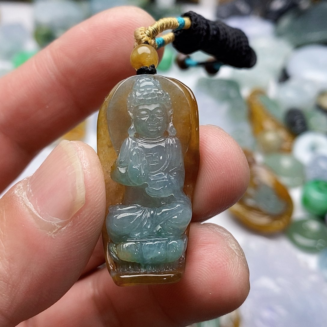 翡翠颈饰未镶嵌佛