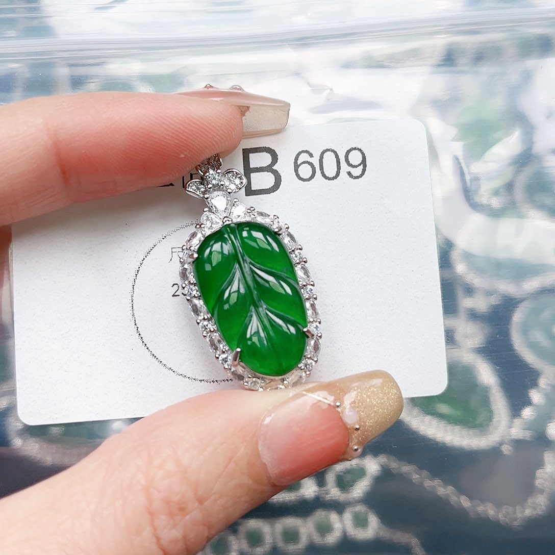 翡翠颈饰未镶嵌翡翠609