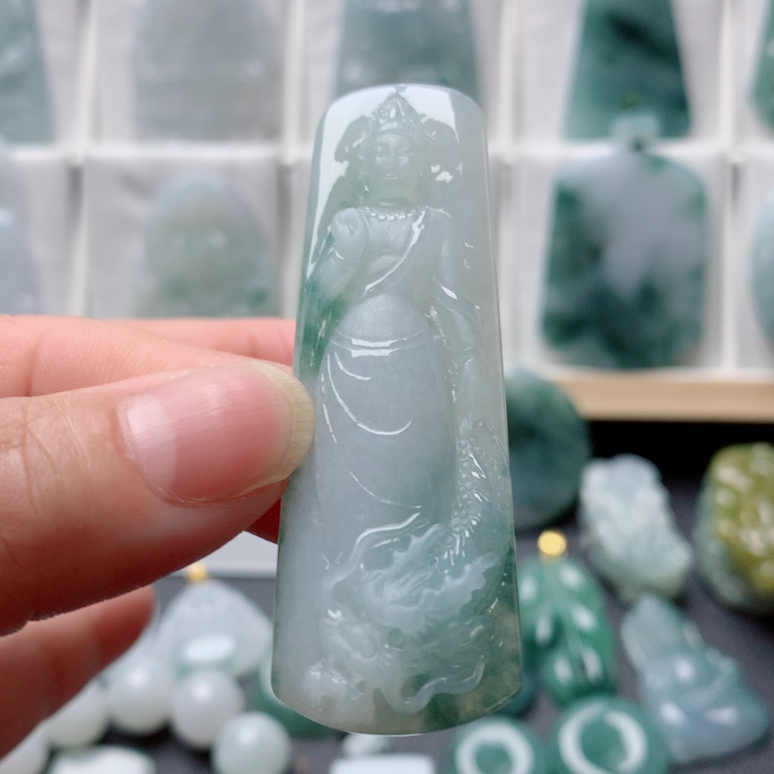 翡翠未镶嵌吊坠(不含链)玉龙观音