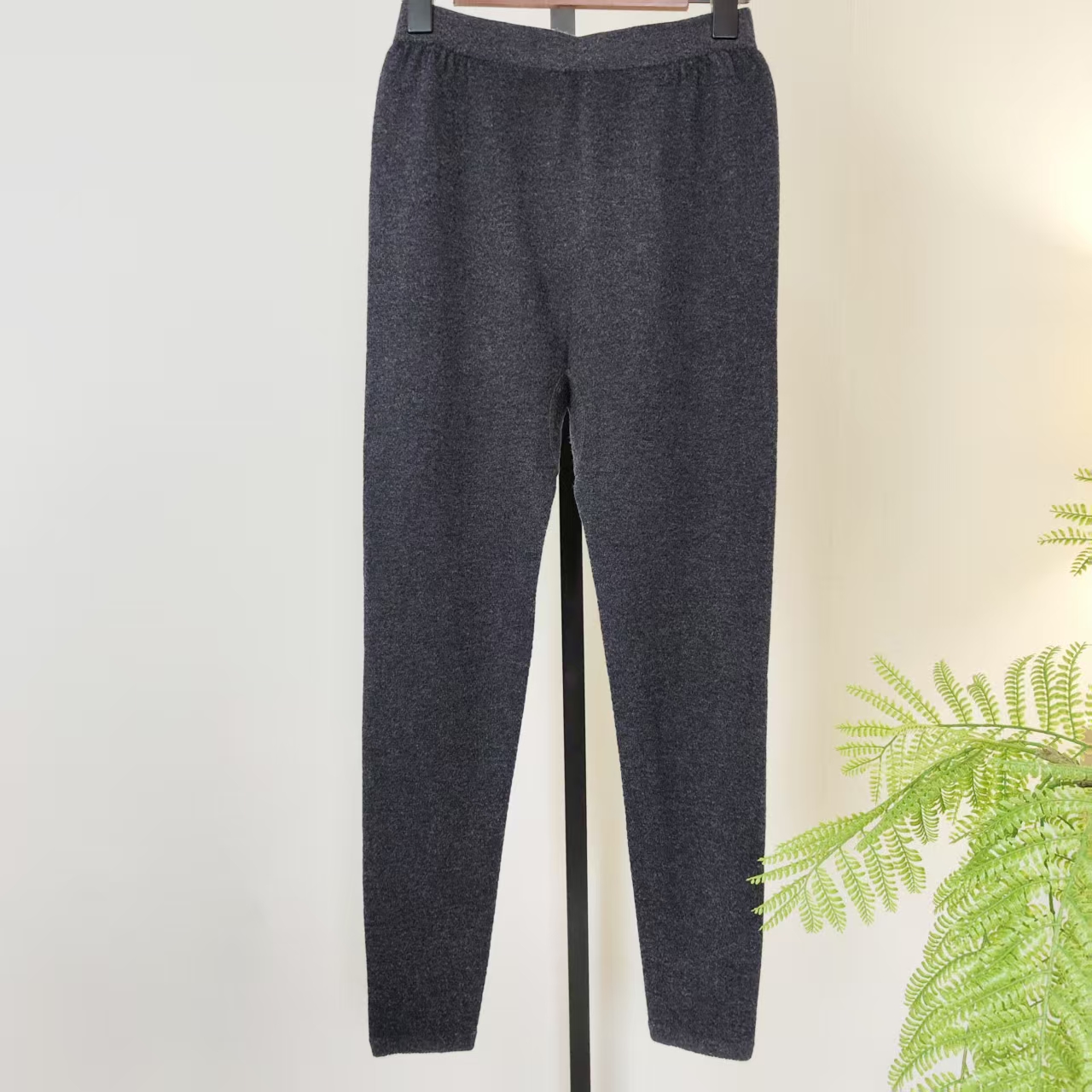 一诺聊穿搭2025秋冬季新款羊毛打底裤冬装上衣女士修身高腰保暖裤