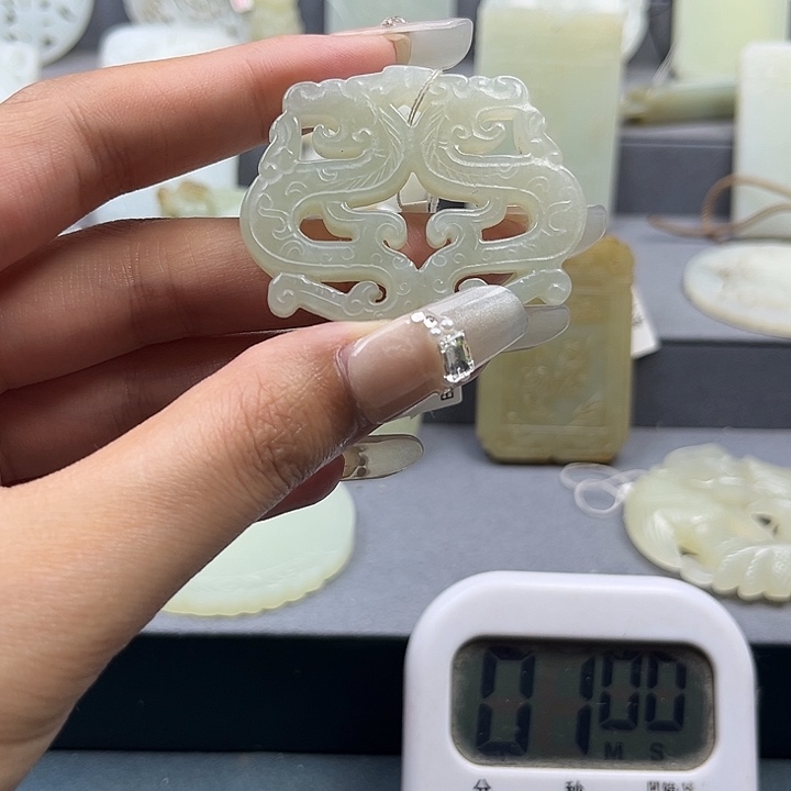和田玉未镶嵌颈饰旭****财