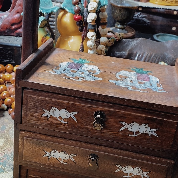 c b j yu d j ko l h k v m