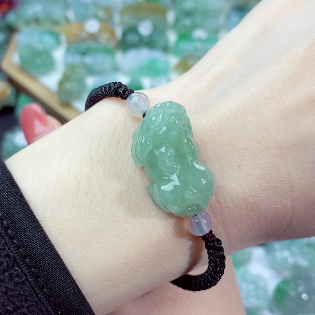 翡翠颈饰未镶嵌天然