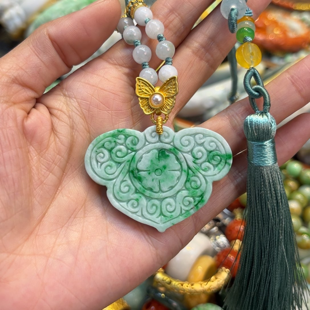 翡翠颈饰未镶嵌待编款