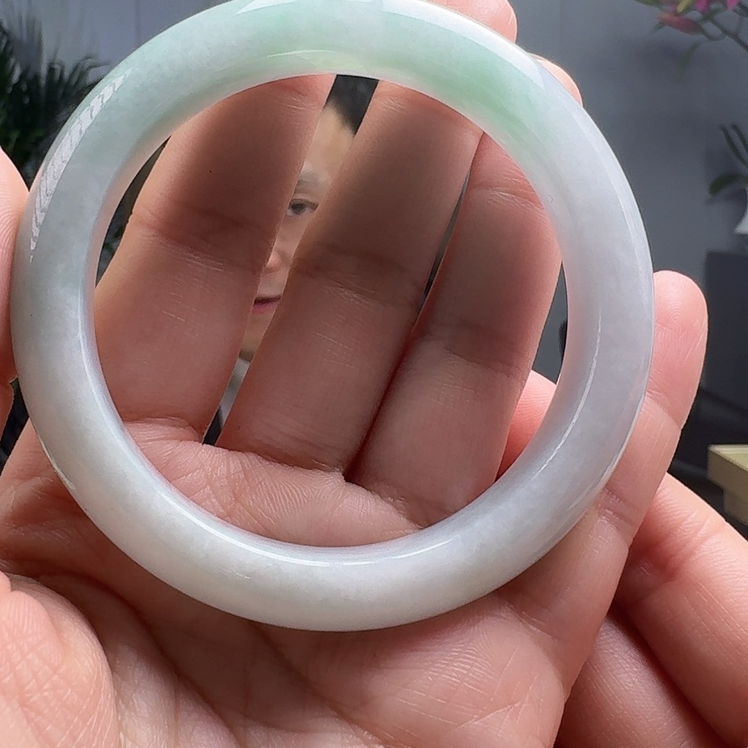 翡翠手镯未镶嵌天然