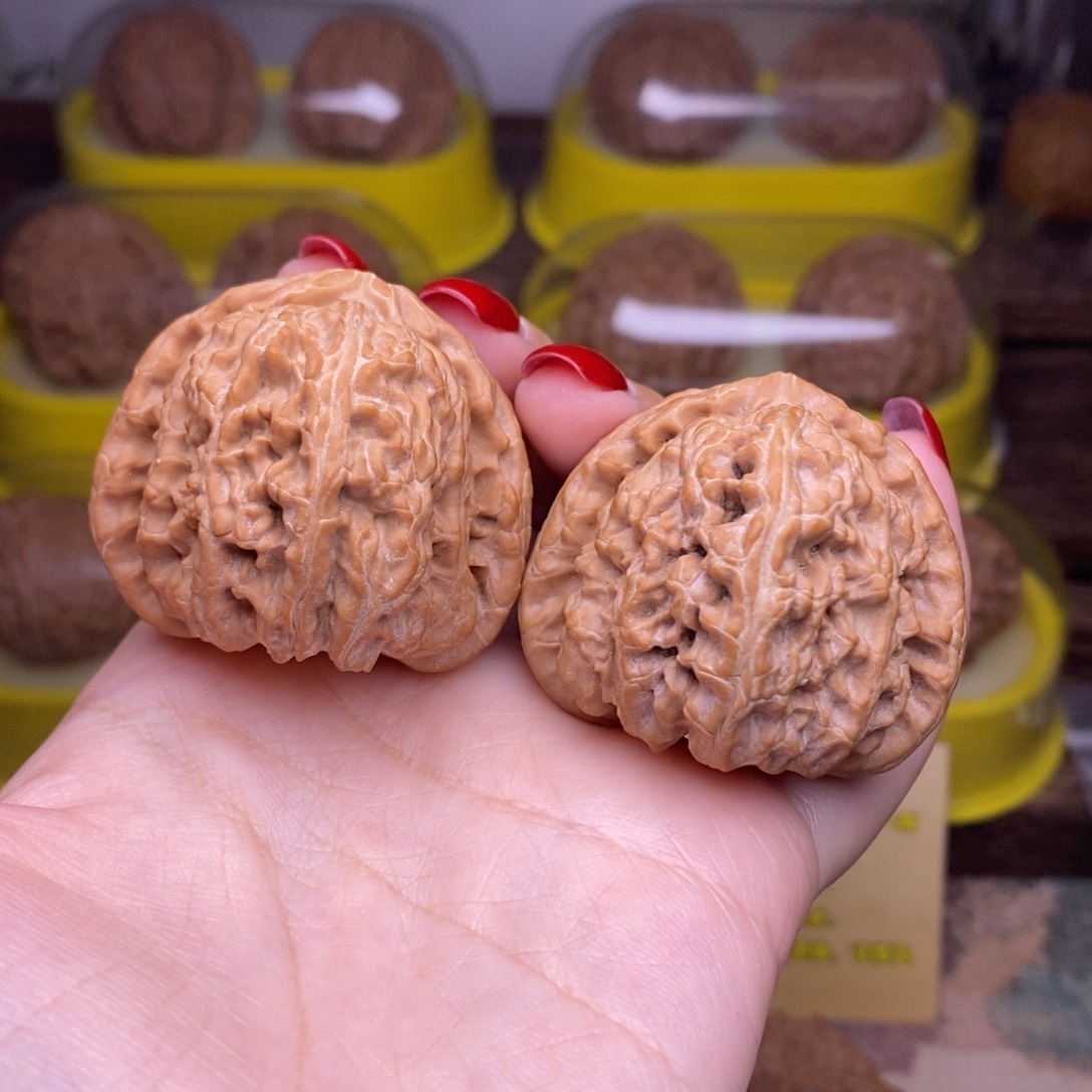 文玩核桃把件全品40尺三角白狮子头精品1950