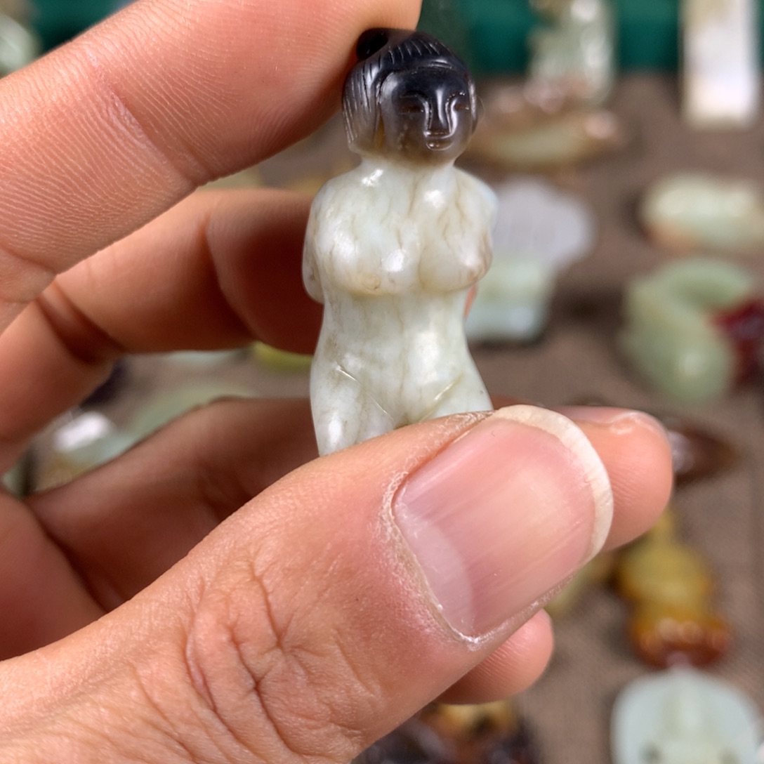 和田玉颈饰未镶嵌