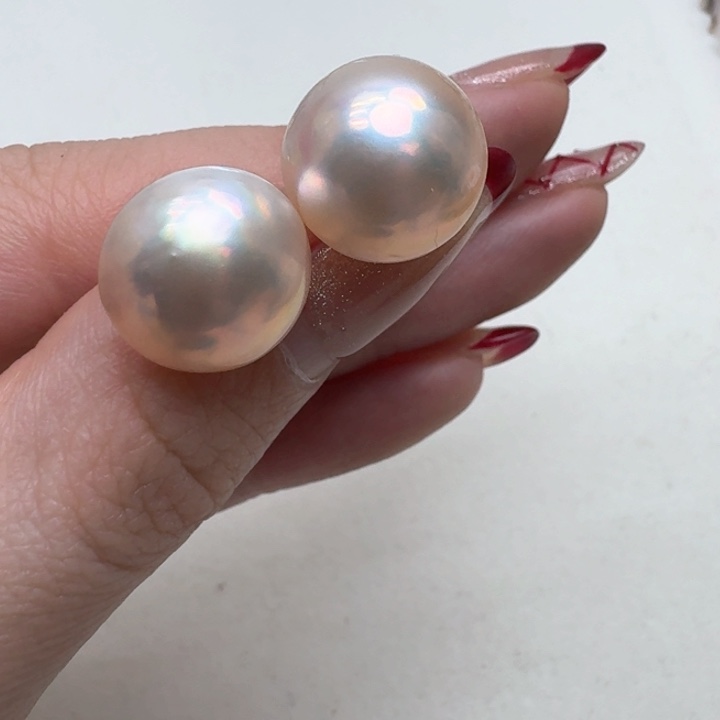 拼合珍珠（马贝珠）耳饰18K金镶嵌