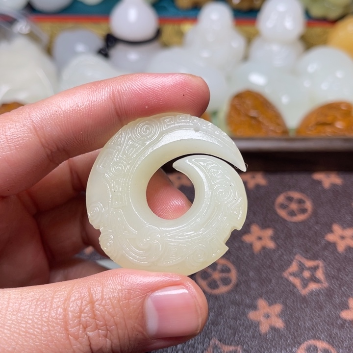 向***开石材天然方解石手把件不退换