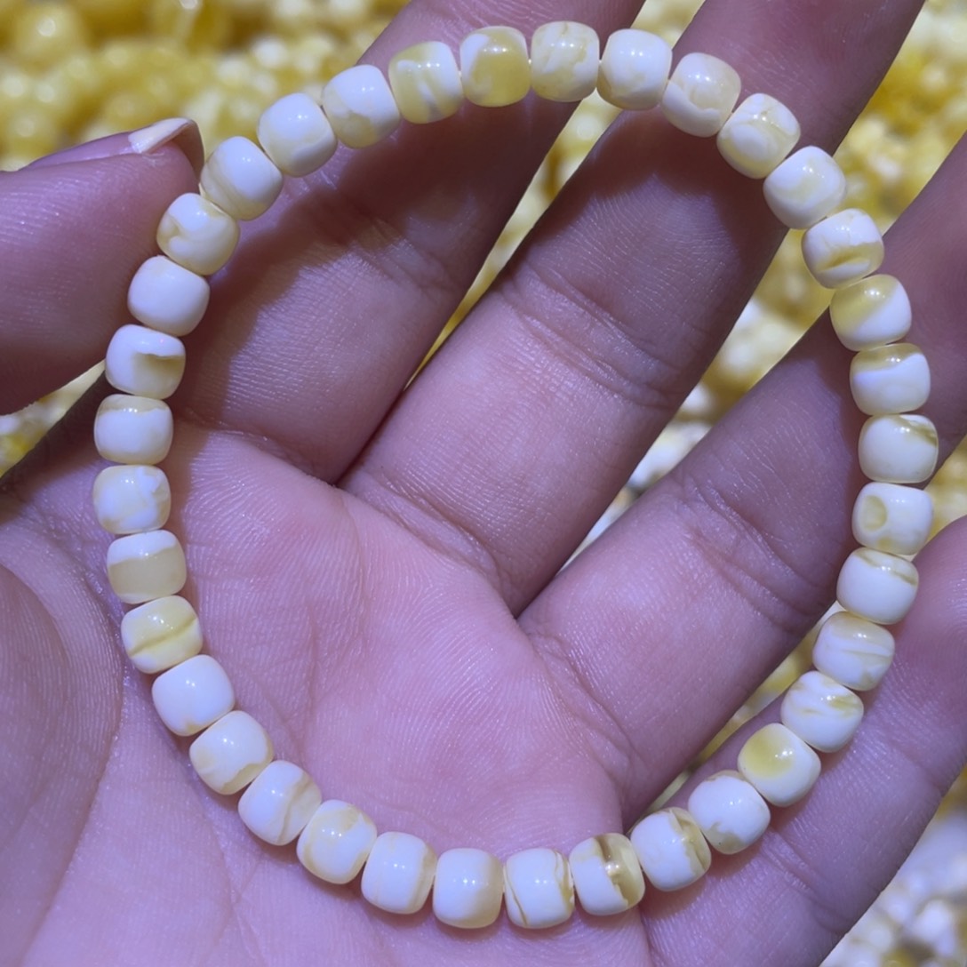 蜜蜡未镶嵌珠宝奇石5.6m