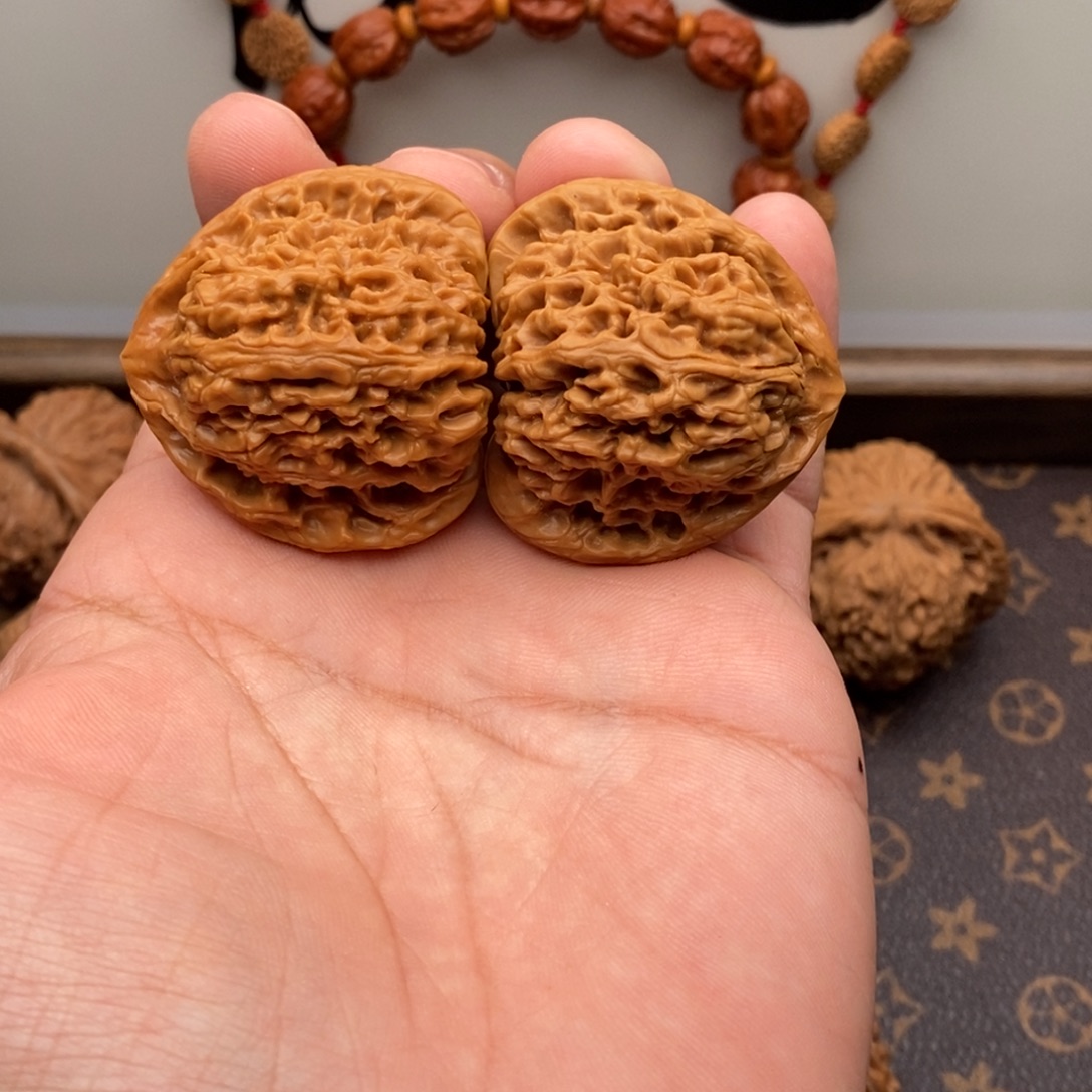 文玩核桃吊坠三角南疆石41