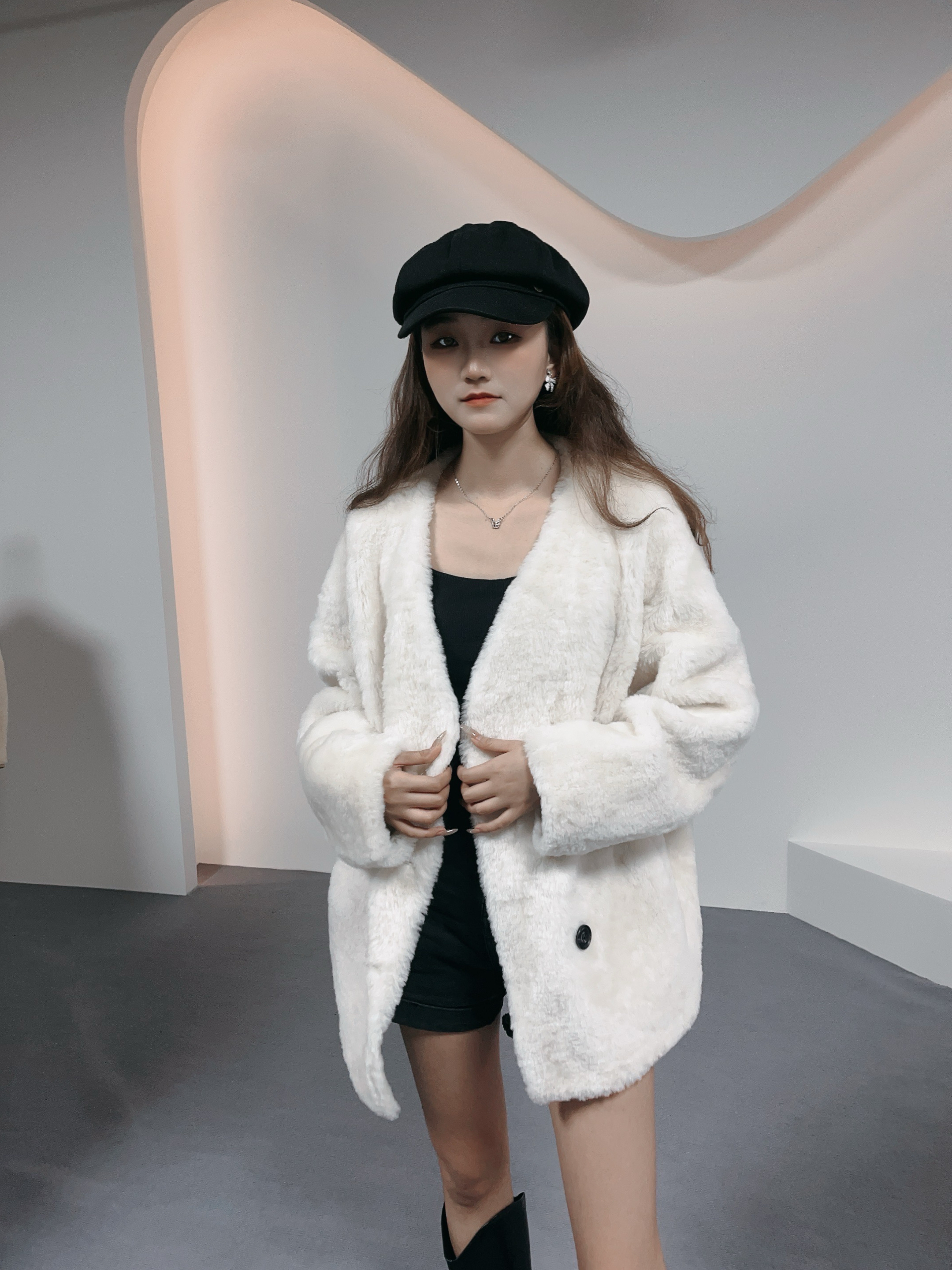 高端进口拉贡lacon皮毛一体外套女中长款2025新款皮草大衣886009