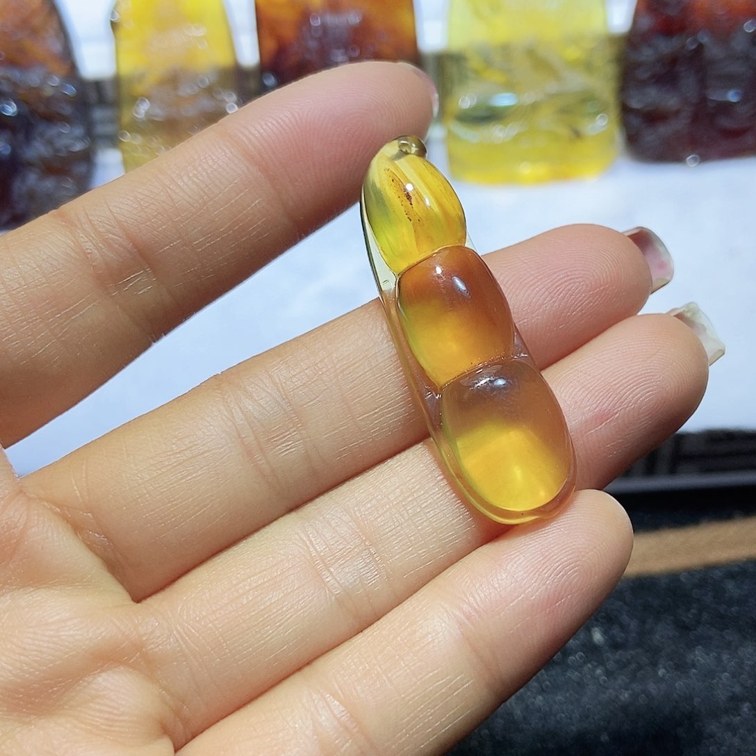 琥珀颈饰未镶嵌福豆