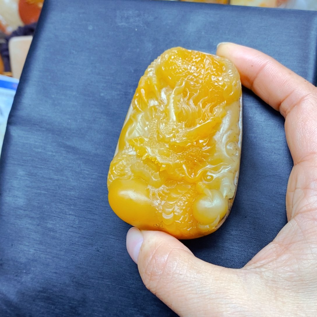 石英质玉（黄龙玉）颈饰未镶嵌