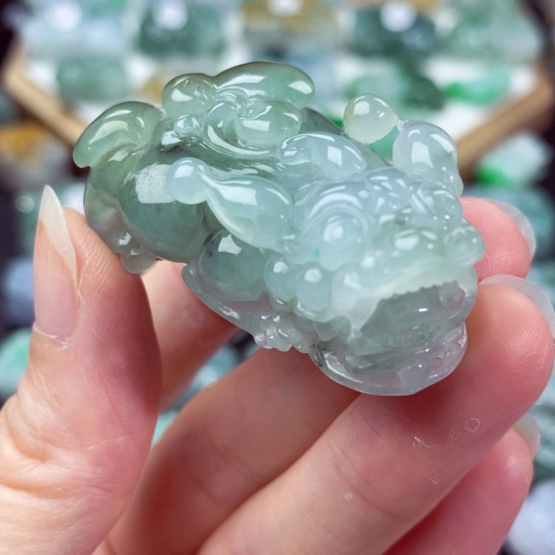 翡翠颈饰未镶嵌天然