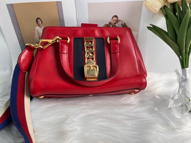 95新 GUCCI/古驰 古驰红色塞尔维亚中号手提斜挎包