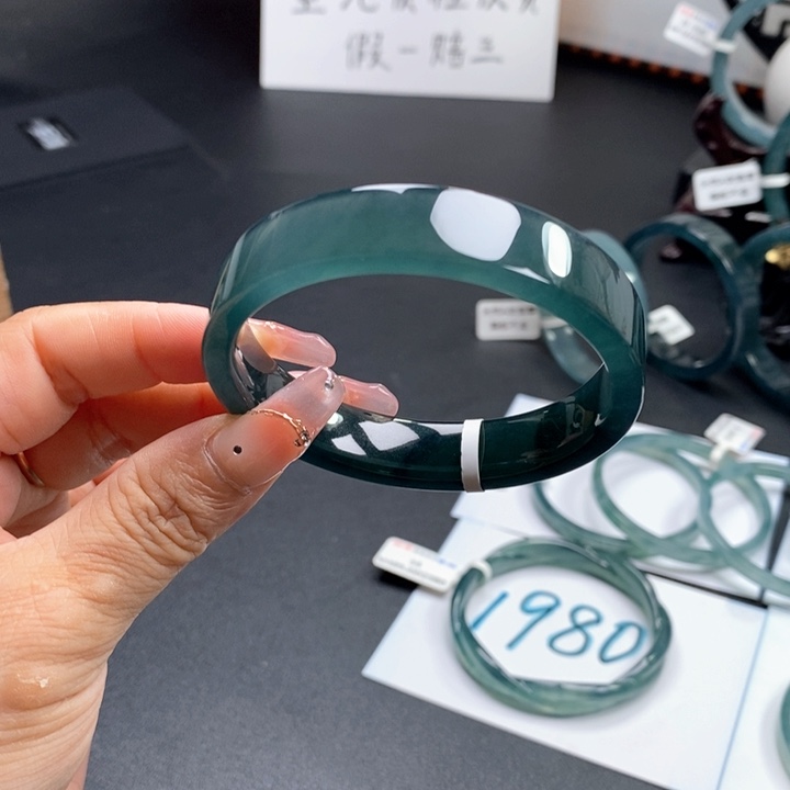 翡翠手镯未镶嵌潇*56尺寸