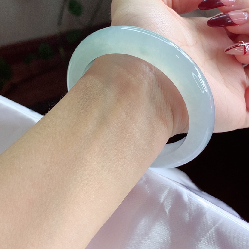 【闪购商品】翡翠手镯未镶嵌55.7 起光冰绿种水 灵