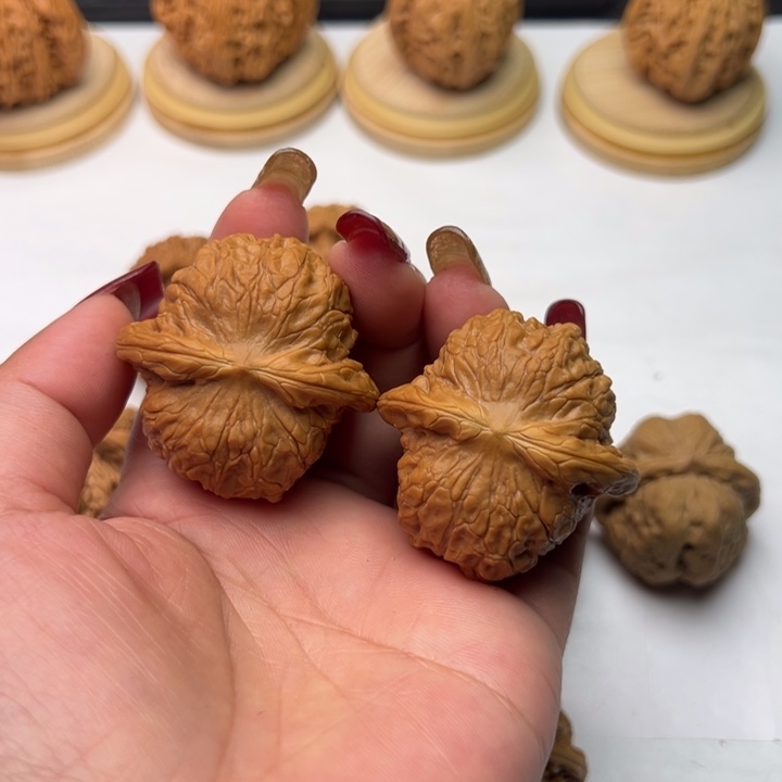 文玩核桃把件芳芳41血麒麟