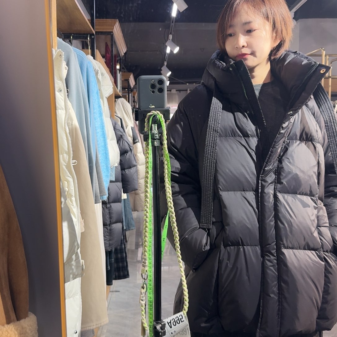 美丽善良的女人拍的羽羽服