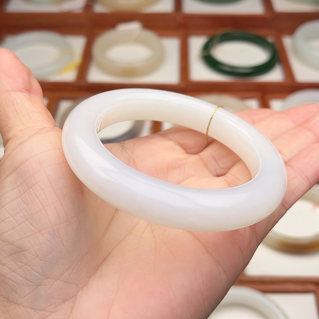 和田玉未镶嵌手镯54.9