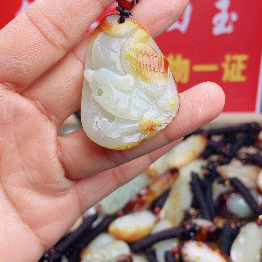 和田玉颈饰未镶嵌