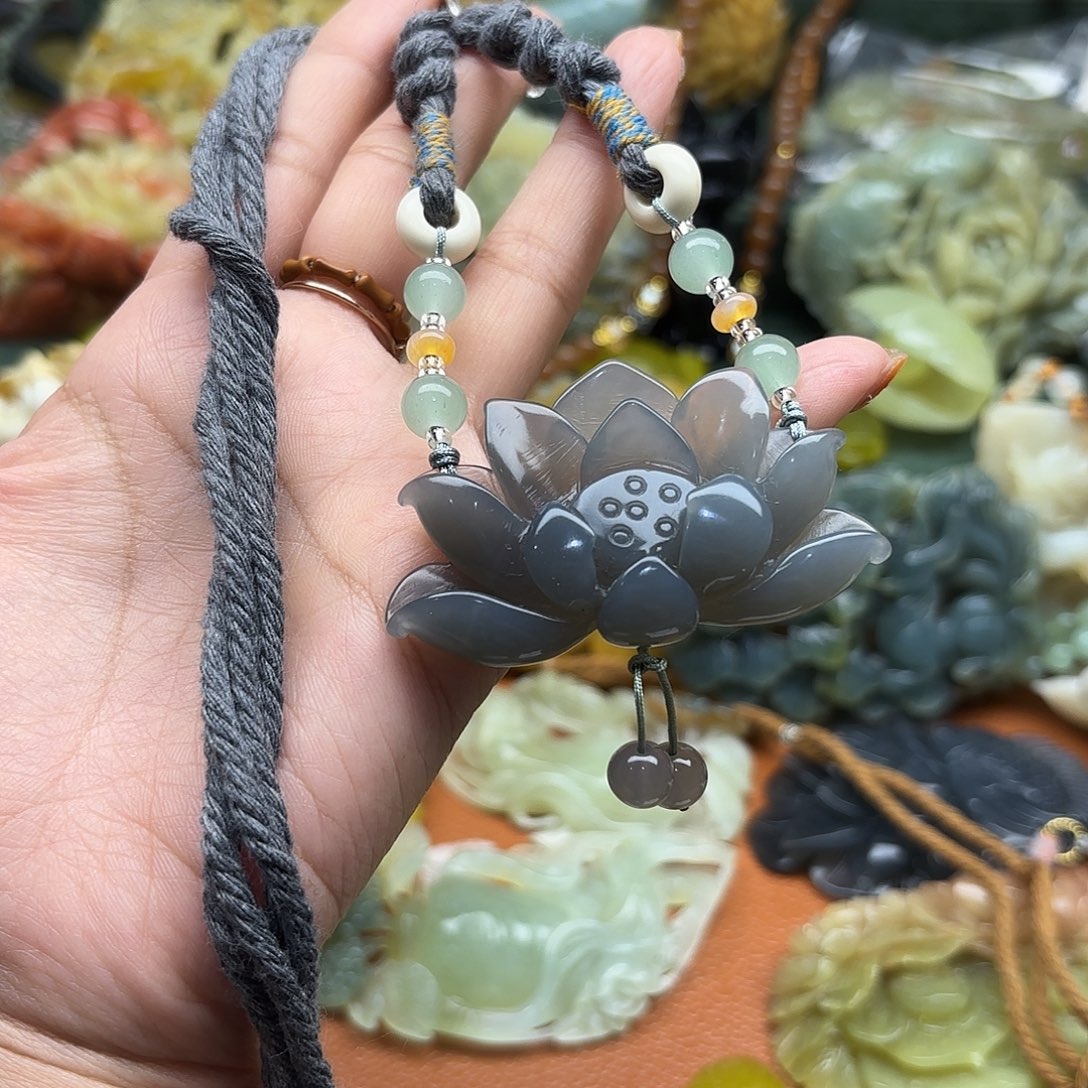 蛇纹石玉未镶嵌吊坠