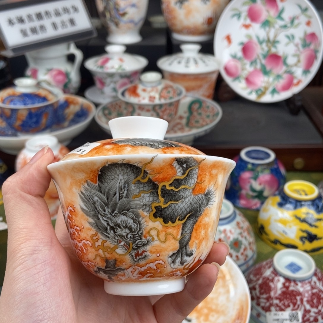 陶瓷的设计师是一个