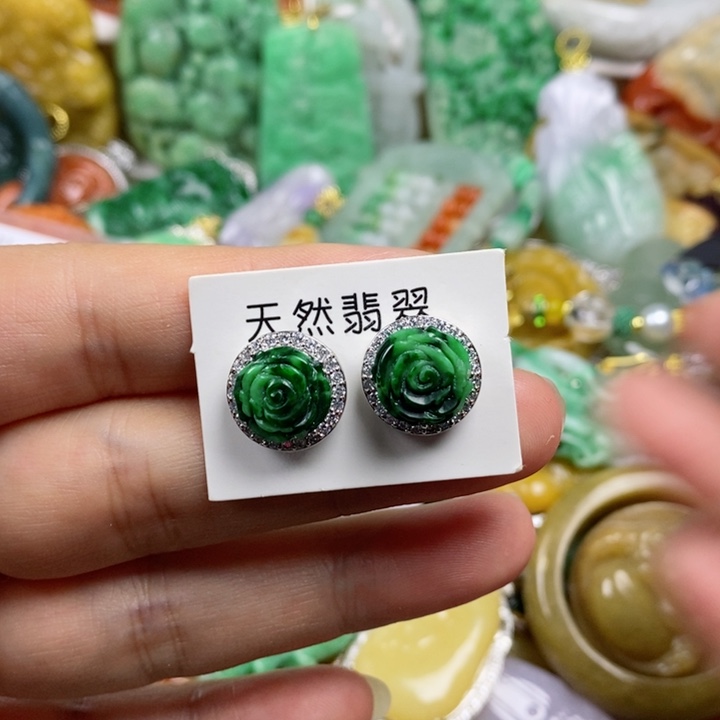 翡翠吊坠(赠链)未镶嵌心**成