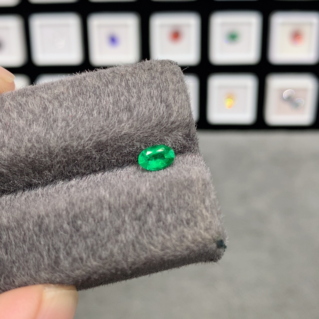 祖母绿裸石4*6mm绿