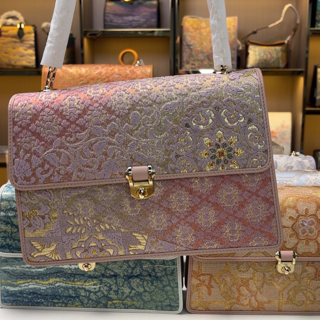 江***技织绣高定浮力大漏