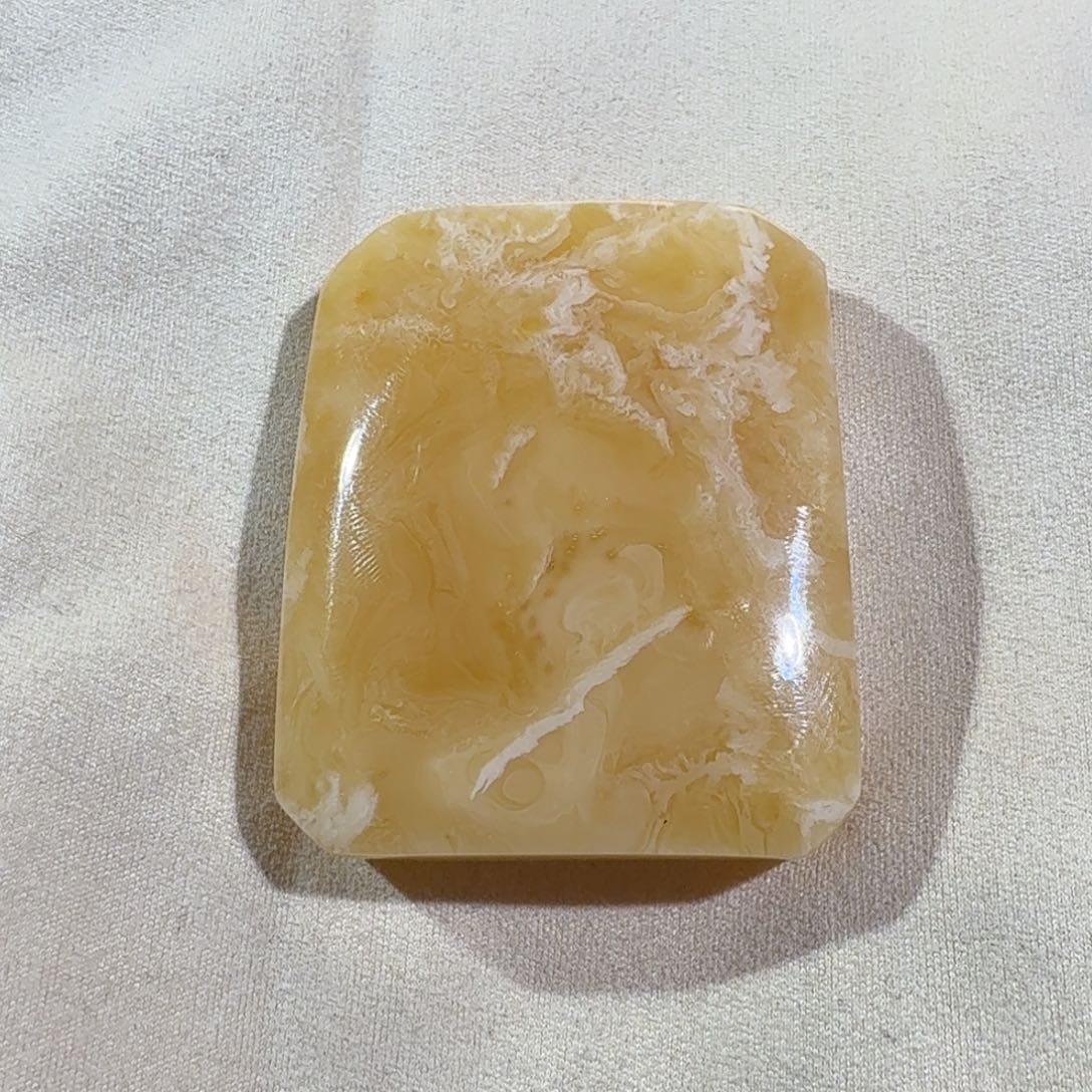 琥珀裸石未镶嵌42X51.1m白花蜡方牌28.3