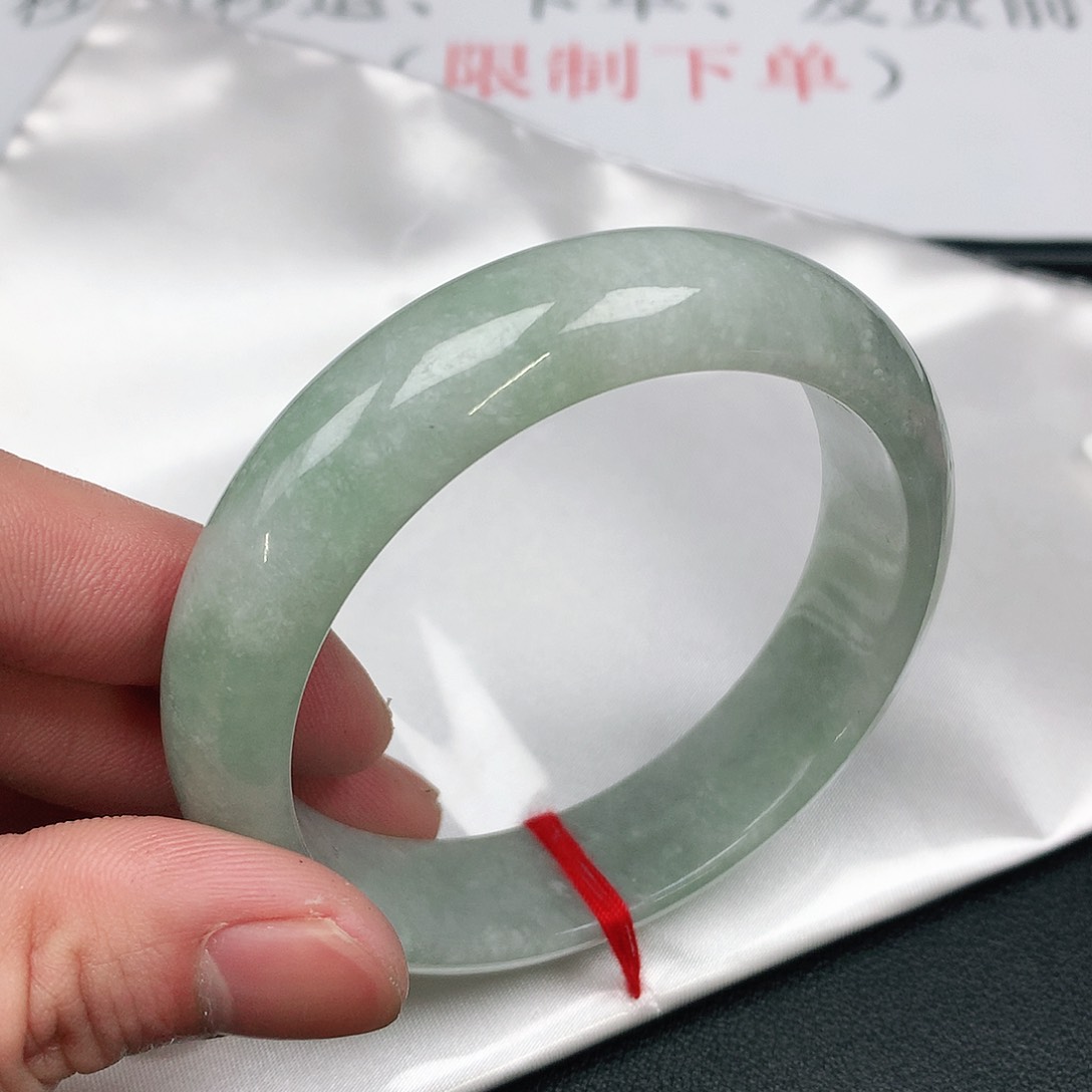 翡翠手镯未镶嵌圈57