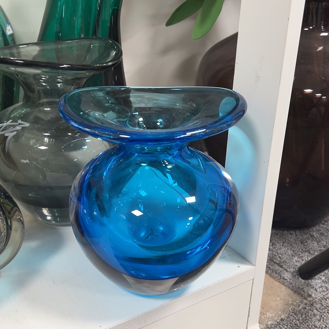 琉璃高19蓝色琉璃花器，