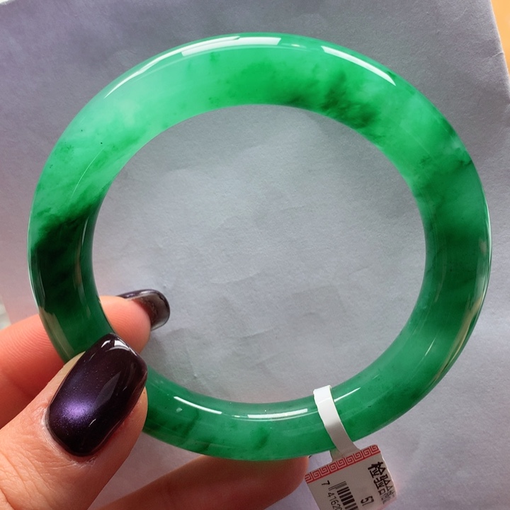 唐***宝石英质玉未镶嵌手镯