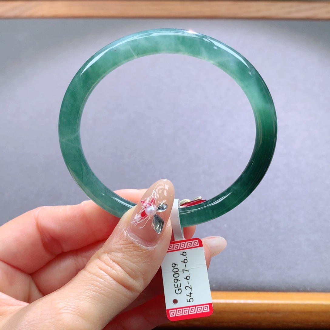 翡翠手镯未镶嵌天然翡翠手镯