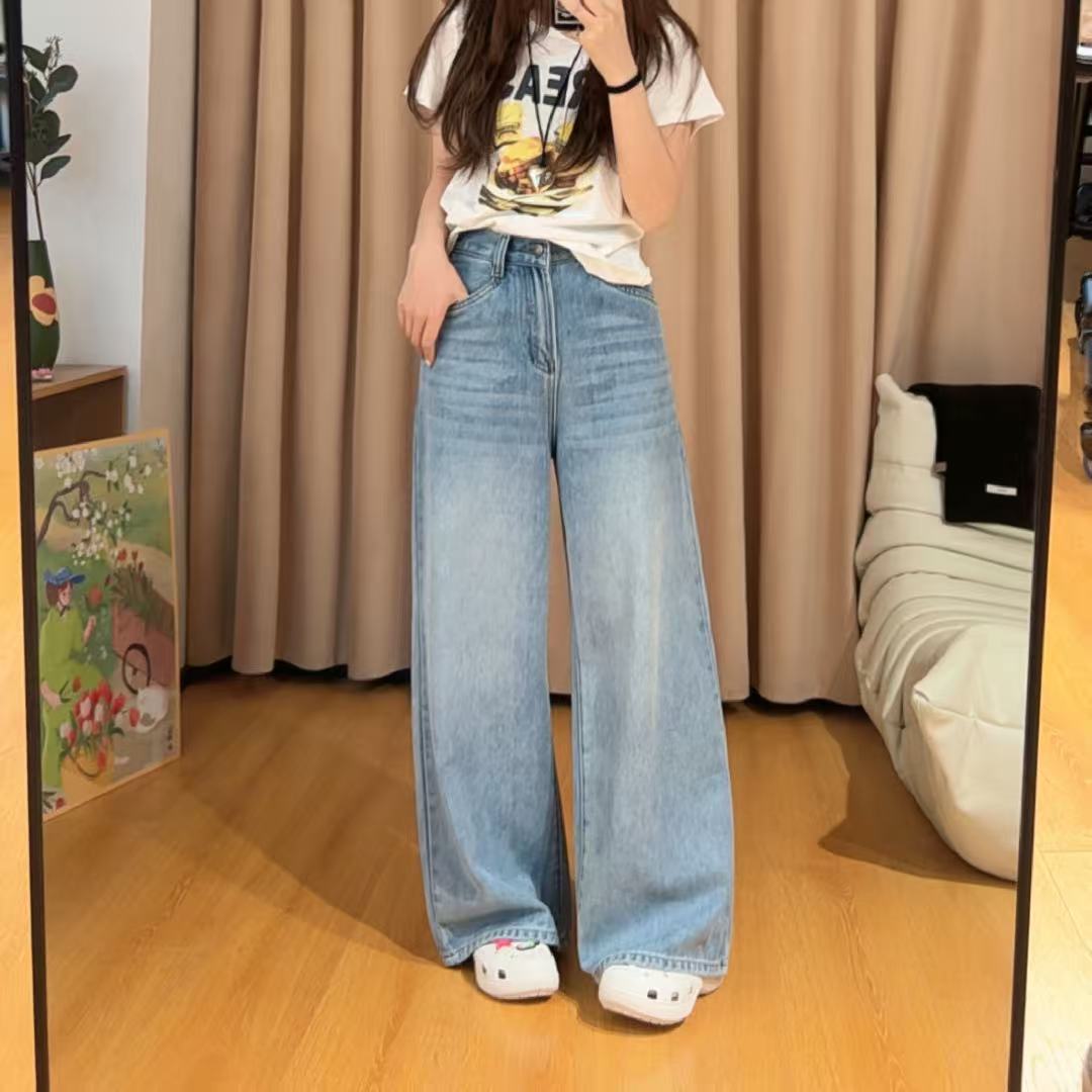 84247余小鱼【私藏好裤】浅蓝色时尚百搭宽松水洗阔腿牛仔裤女装