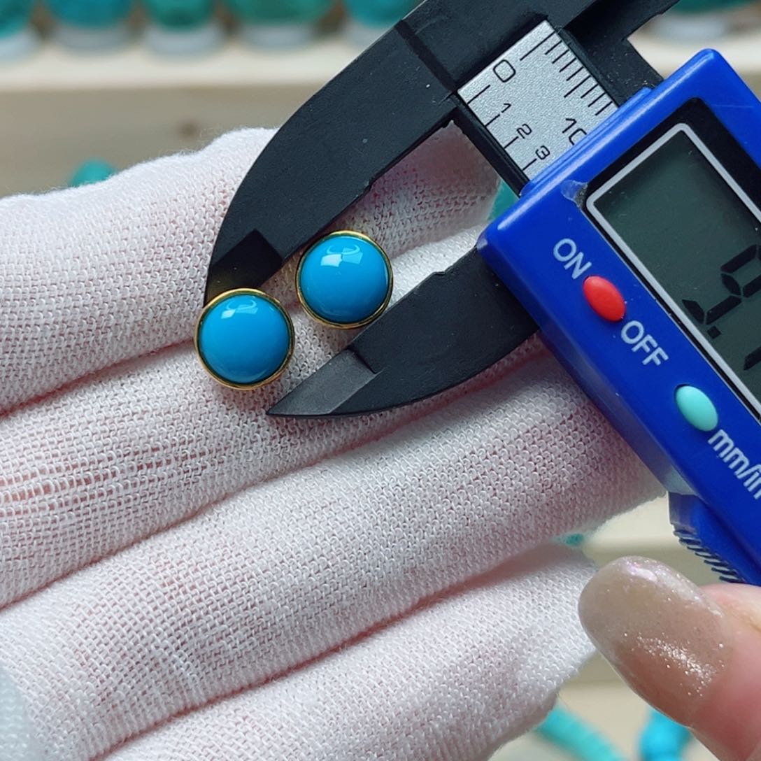 绿松石耳钉未镶嵌