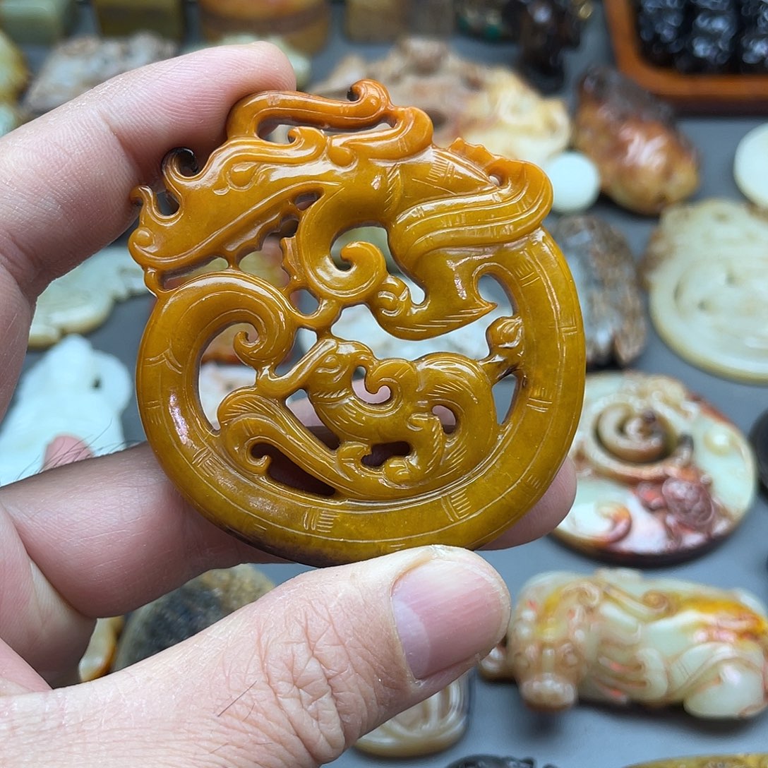 用***6和田玉未镶嵌颈饰