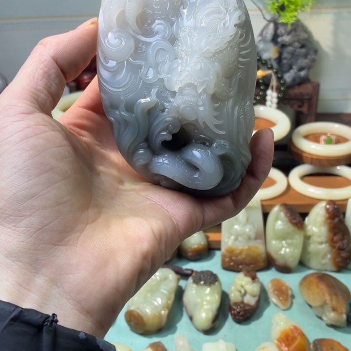 和田玉未镶嵌颈饰