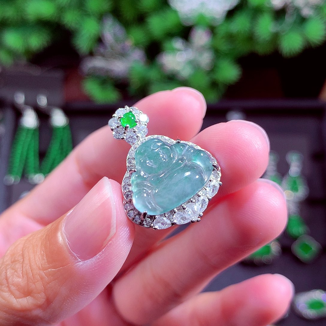 颈饰未镶嵌翡翠天然