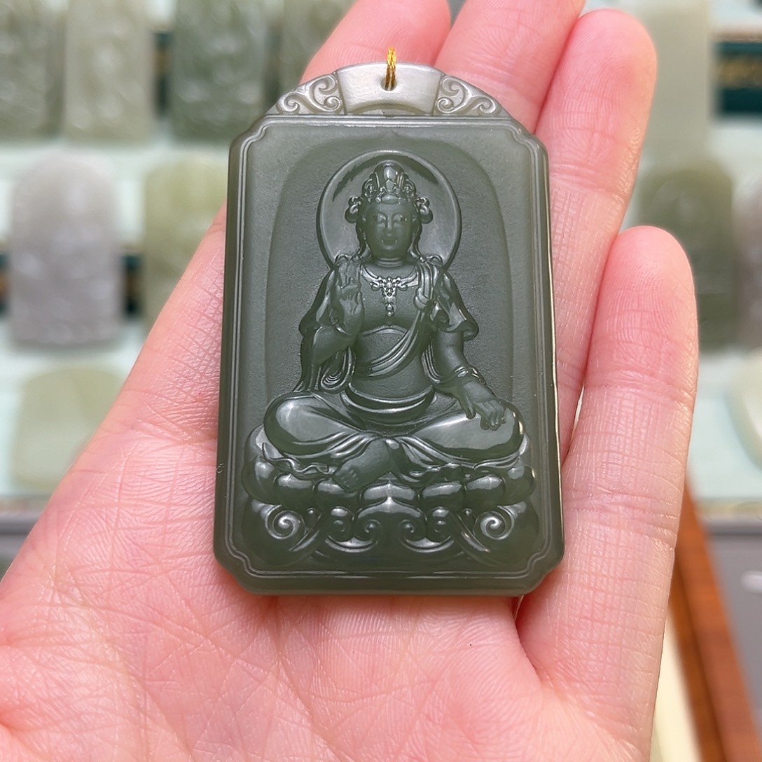 报***和田玉未镶嵌颈饰