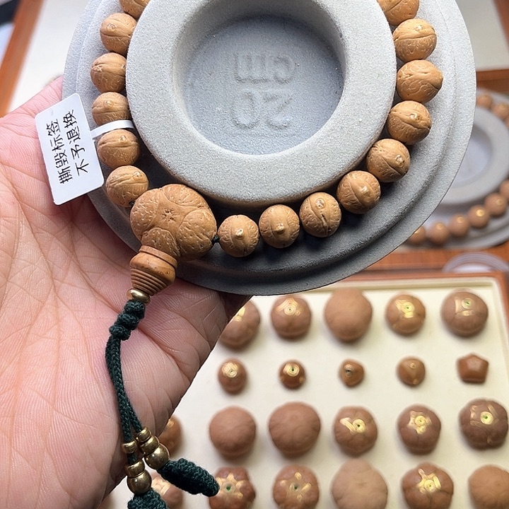 凤眼菩提吊坠买****主10mm凤眼